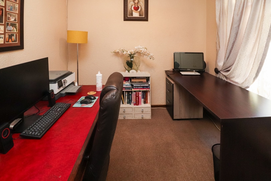 3 Bedroom Property for Sale in Flimieda North West